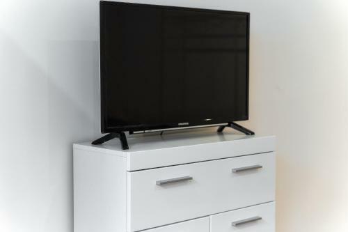 Apartamento Helles Und Modernes Basement-studio Mit Queensize Bett Und Walk-in Dusche Nahe Bei Der Documenta
