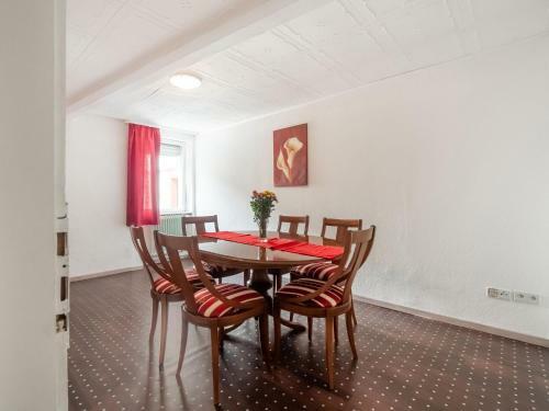 Spacious Holiday Home In Kinheim With Balcony