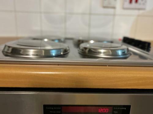 Lovely 1 Bedroom Apartment Free Onsite Parking