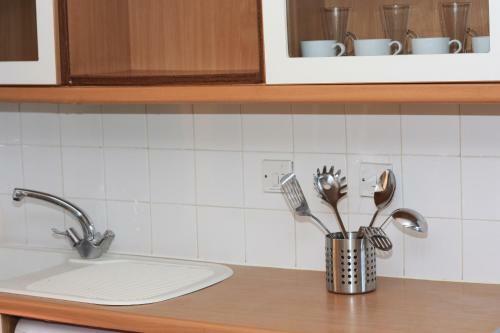 Lovely 1 Bedroom Apartment Free Onsite Parking