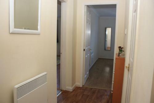 Lovely 1 Bedroom Apartment Free Onsite Parking