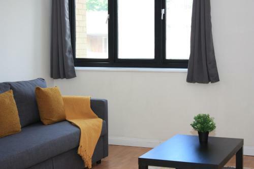 Lovely 1 Bedroom Apartment Free Onsite Parking