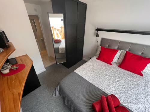 Larmins Room