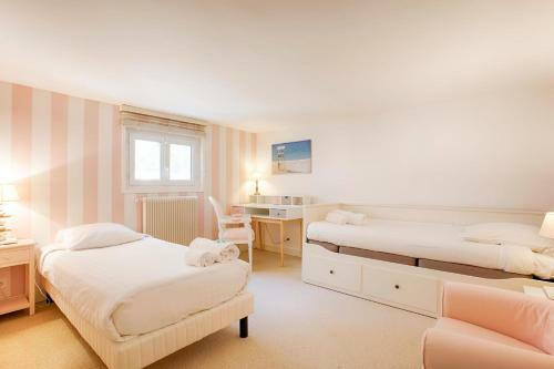 House With Private Courtyard In Deauville