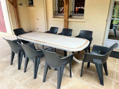 Lovely Four Bedroom Home With Private Pool.