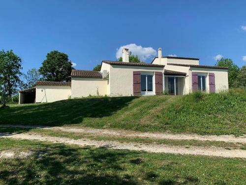 Lovely Four Bedroom Home With Private Pool.
