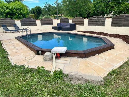 Lovely Four Bedroom Home With Private Pool.