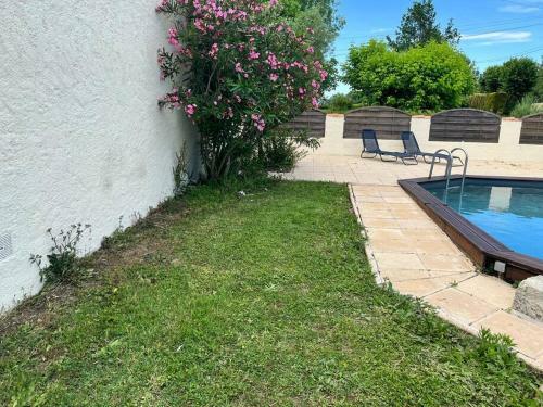 Lovely Four Bedroom Home With Private Pool.