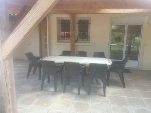 Lovely Four Bedroom Home With Private Pool.