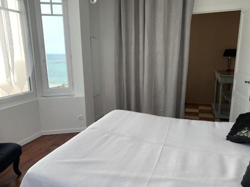 Duplex Apartment In A Prime Seafront Location, Treboul, Douarnenez