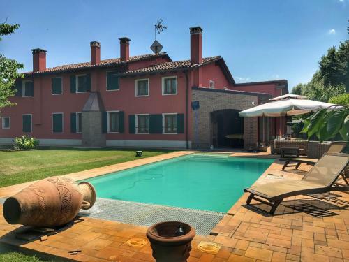 Antico Casolare Con Piscina Immerso Nel Verde