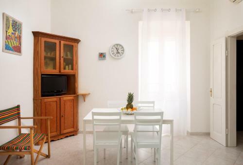 Homey Experience - Old Town Apartment