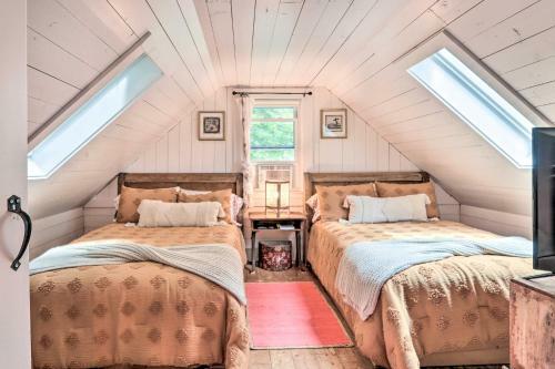 Cozy Cape Cod Carriage House About 1 Mi To Beach
