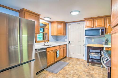 Pet-friendly Cape Cod Getaway Less Than 1 Mi To Beach