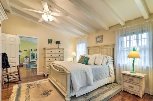 Charming Hyannis Home About 1 Mi To Beach Access!
