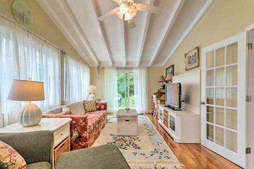 Charming Hyannis Home About 1 Mi To Beach Access!