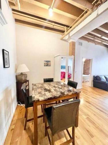 Apartamento Downtown Loft 2 Bedroom, Location