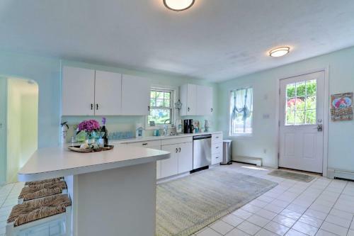 Bayfront Wareham Retreat With Private Beach!
