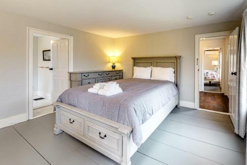 The Yarmouth House & Carriage House