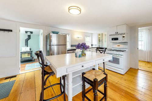 The Yarmouth House & Carriage House