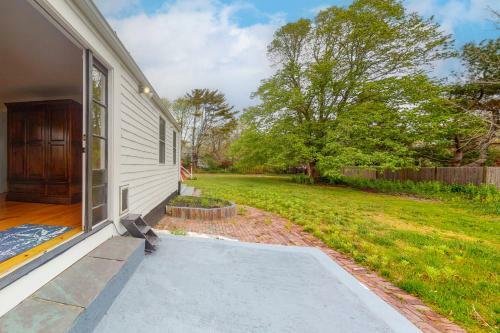 The Yarmouth House & Carriage House