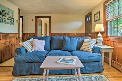 South Yarmouth Cottage About Half Mi To Beaches!