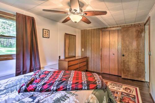 Wolfs River Retreat With Yard And River Access!