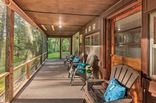 Wolfs River Retreat With Yard And River Access!