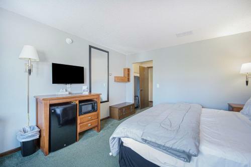 Snow Chasers Lodge - Room 15