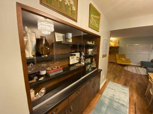 Retro Home On Lake Michigan-- Private Beach Access