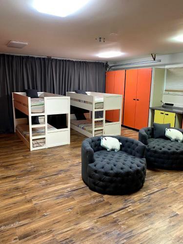 Retro Home On Lake Michigan-- Private Beach Access