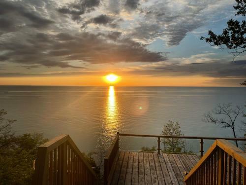 Villa Modern Lakefront Property With Private Beach