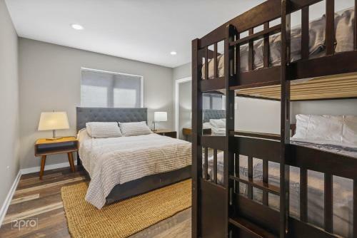 Villa Modern Lakefront Property With Private Beach