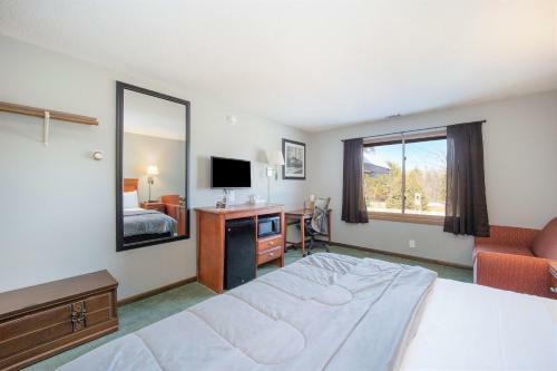 Snow Chasers Lodge - Room 16