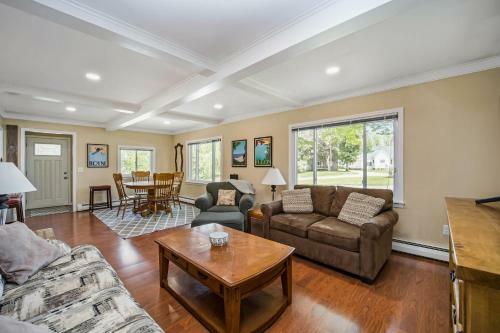 Pleasant Street Retreat