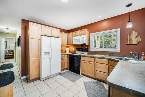 Pleasant Street Retreat