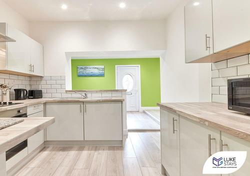 Apartamento ?beautiful 5 Bed House ?wifi ?garden ?nr Beach?