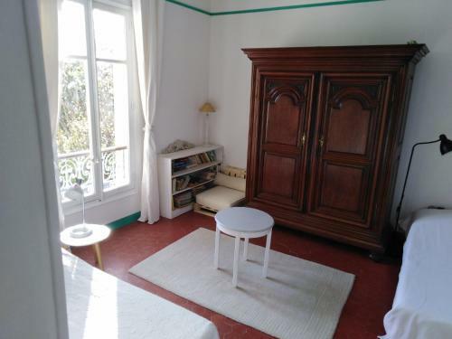 Villa Proven�ale De Caract�re Avec Tr�s Grand Jardin