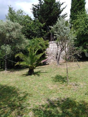 Villa Proven�ale De Caract�re Avec Tr�s Grand Jardin