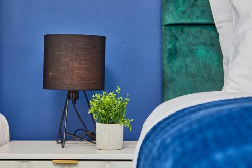 Stunning Industrial Central Apartment - Parking