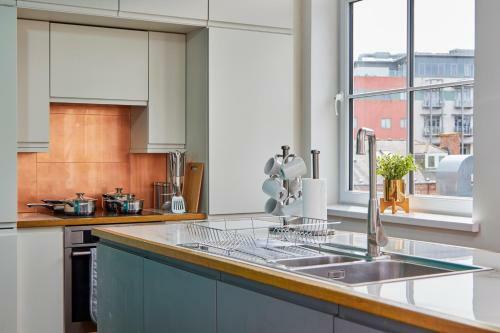 Stunning Industrial Central Apartment - Parking