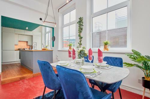 Stunning Industrial Central Apartment - Parking