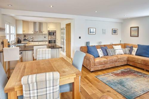 Host & Stay - Doray House