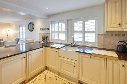 Host & Stay - Doray House
