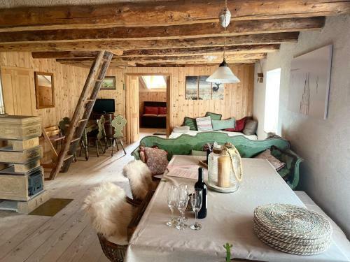 Cherz Romantic House