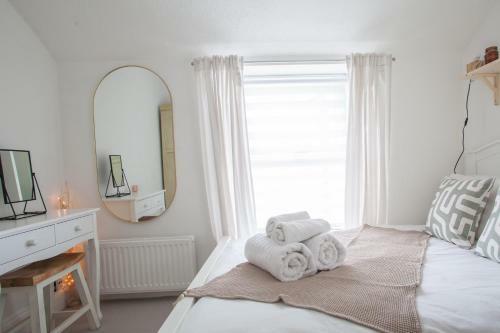 Charming And Bright Fishermans Cottage In Newquay