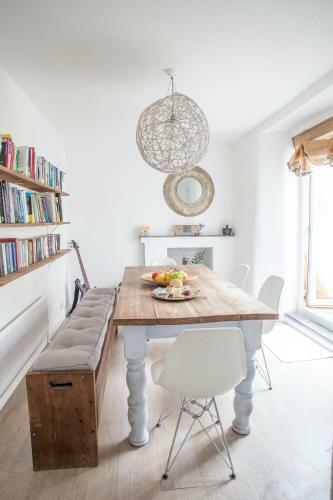 Charming And Bright Fishermans Cottage In Newquay
