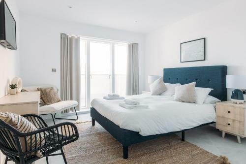New Luxury Coastal Apartment With Vast Sea Views