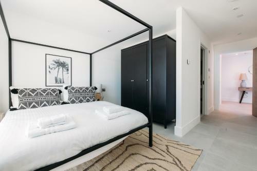 New Luxury Coastal Apartment With Vast Sea Views