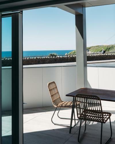 New Luxury Coastal Apartment With Vast Sea Views